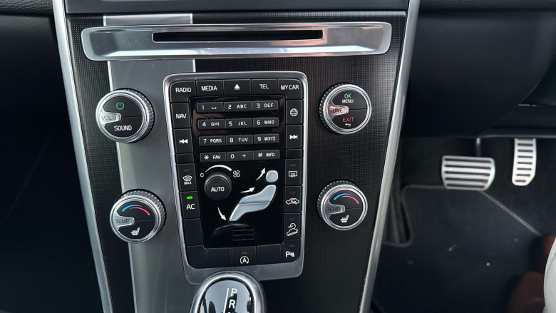 Volvo Xc60 D5 [220] R DESIGN Lux Nav 5dr AWD Geartronic Diesel Estate